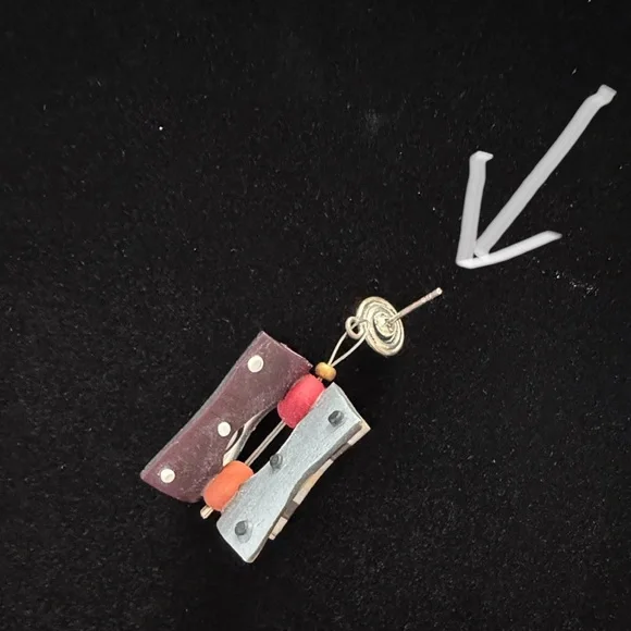 Bundle of 2 Lightweight Artisan Earrings Red/Black - Picture 4 of 4